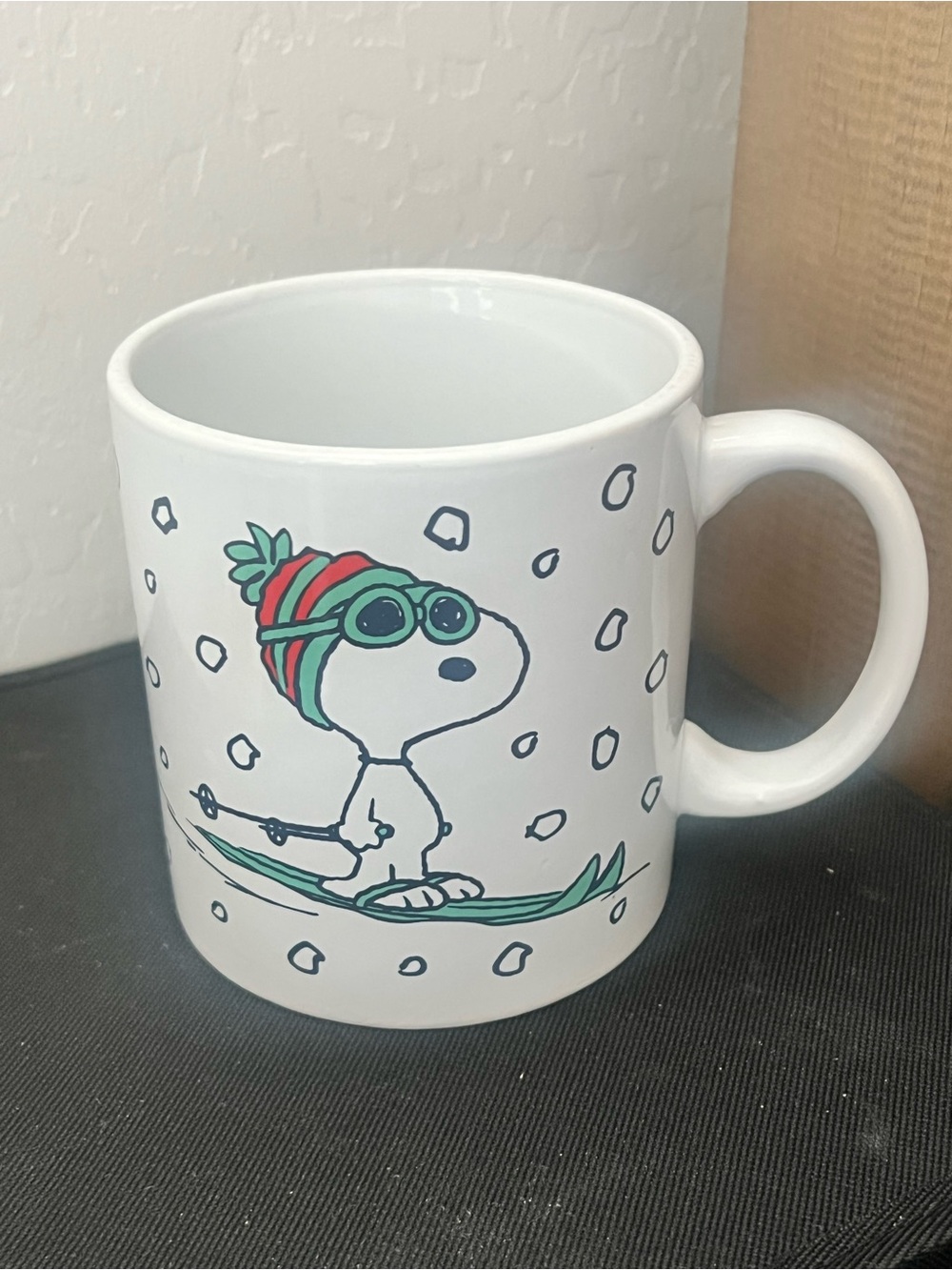 Peanuts 2025 Snoopy Skiing 20 oz Coffee Mug